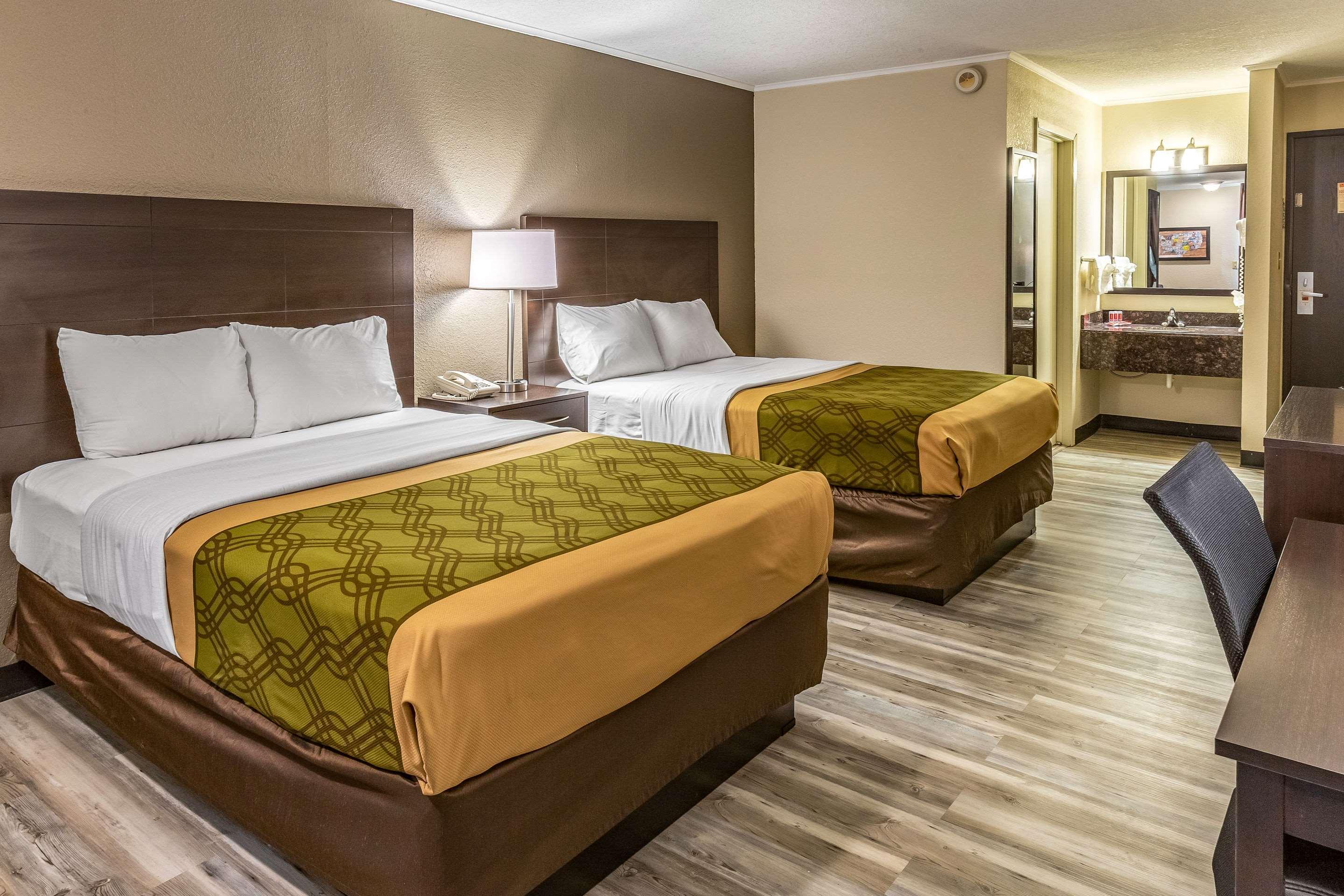 Econo Lodge Inn & Suites Newton Luaran gambar