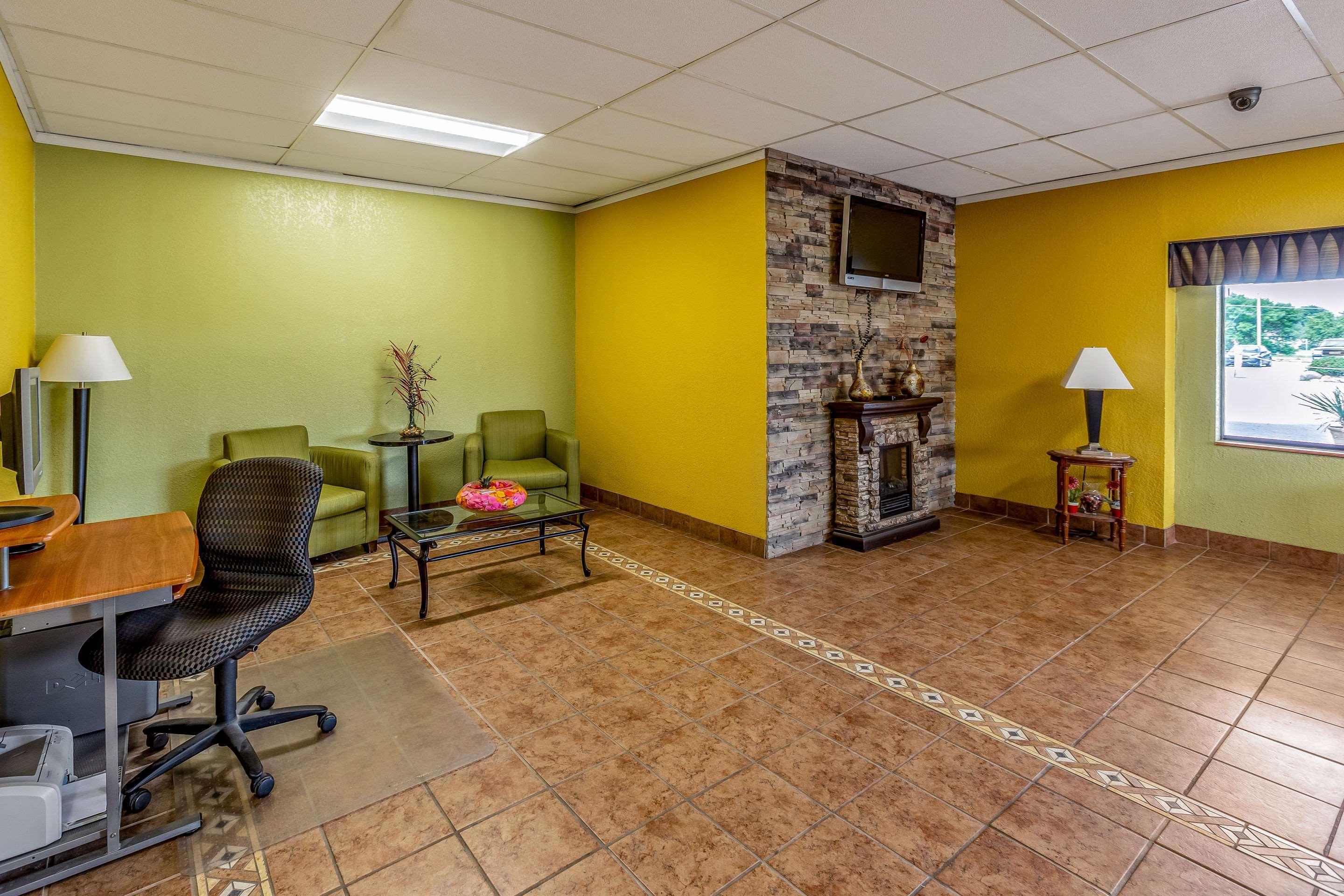 Econo Lodge Inn & Suites Newton Luaran gambar