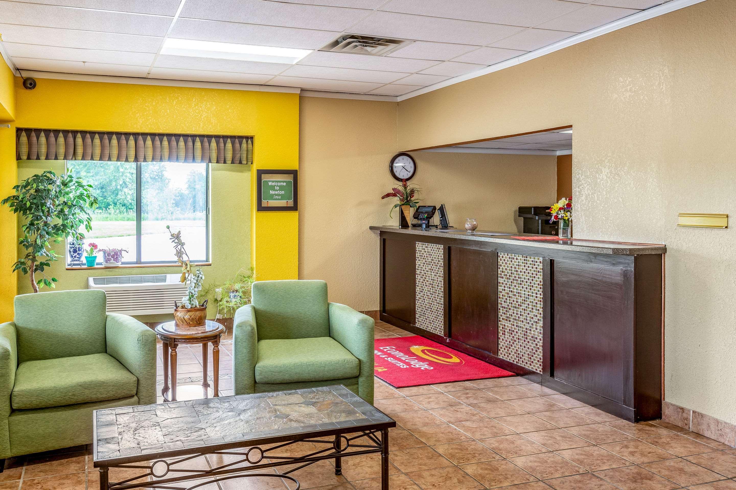 Econo Lodge Inn & Suites Newton Luaran gambar