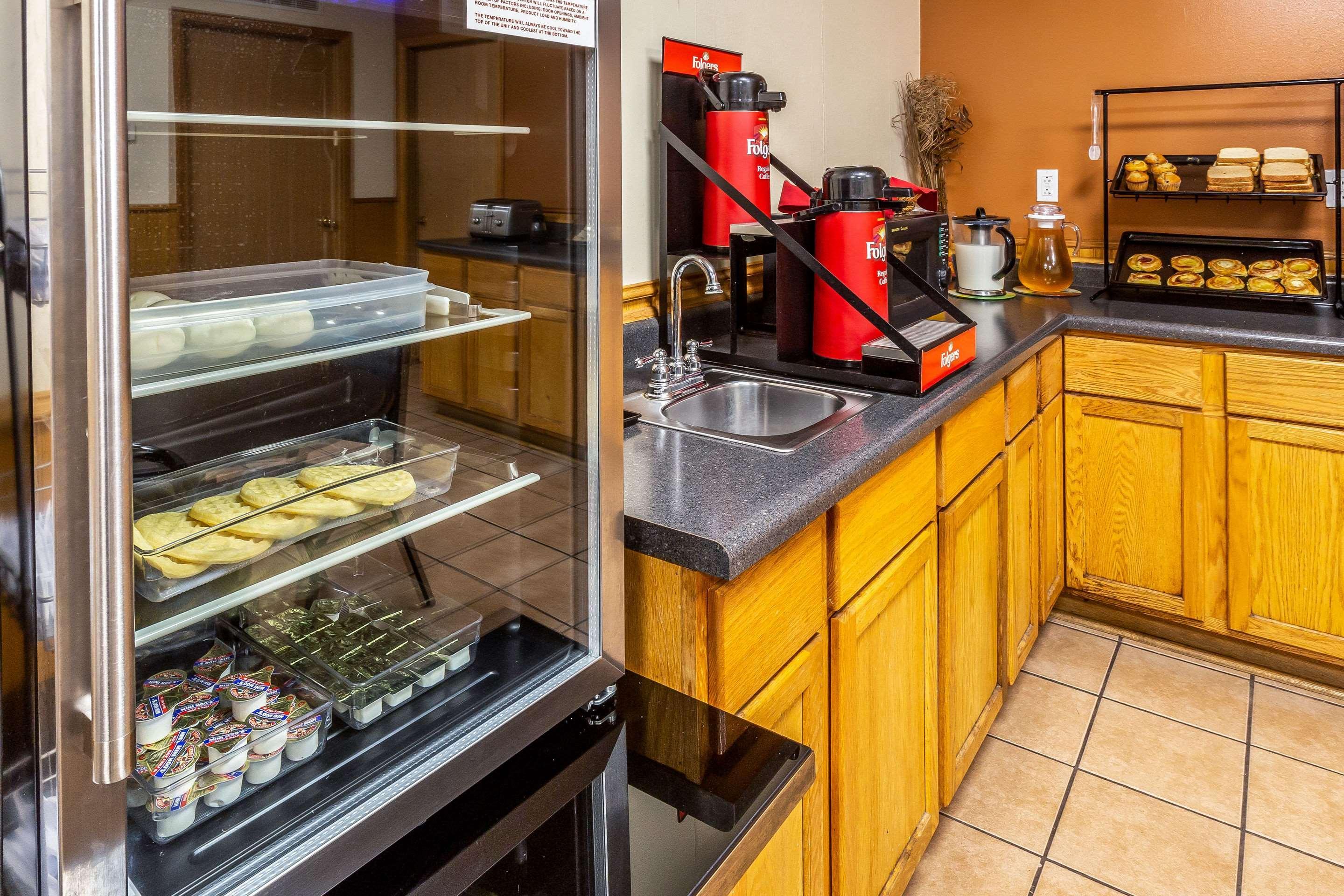 Econo Lodge Inn & Suites Newton Luaran gambar