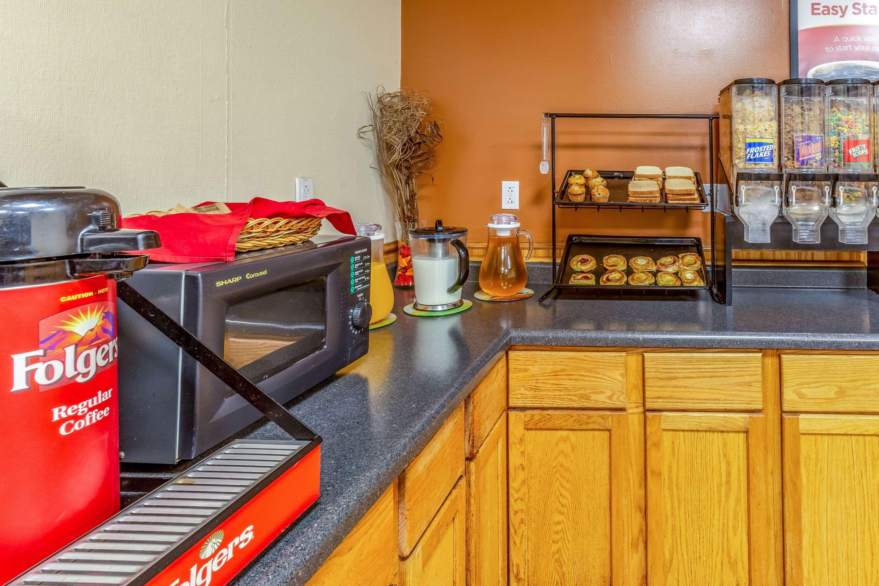 Econo Lodge Inn & Suites Newton Luaran gambar