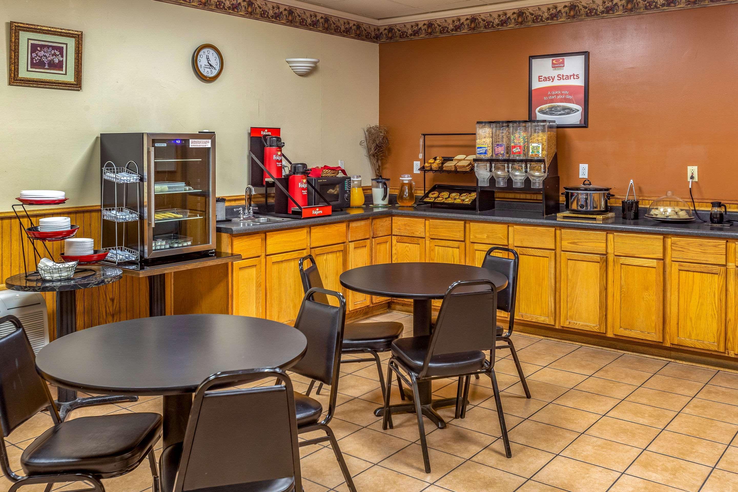 Econo Lodge Inn & Suites Newton Luaran gambar