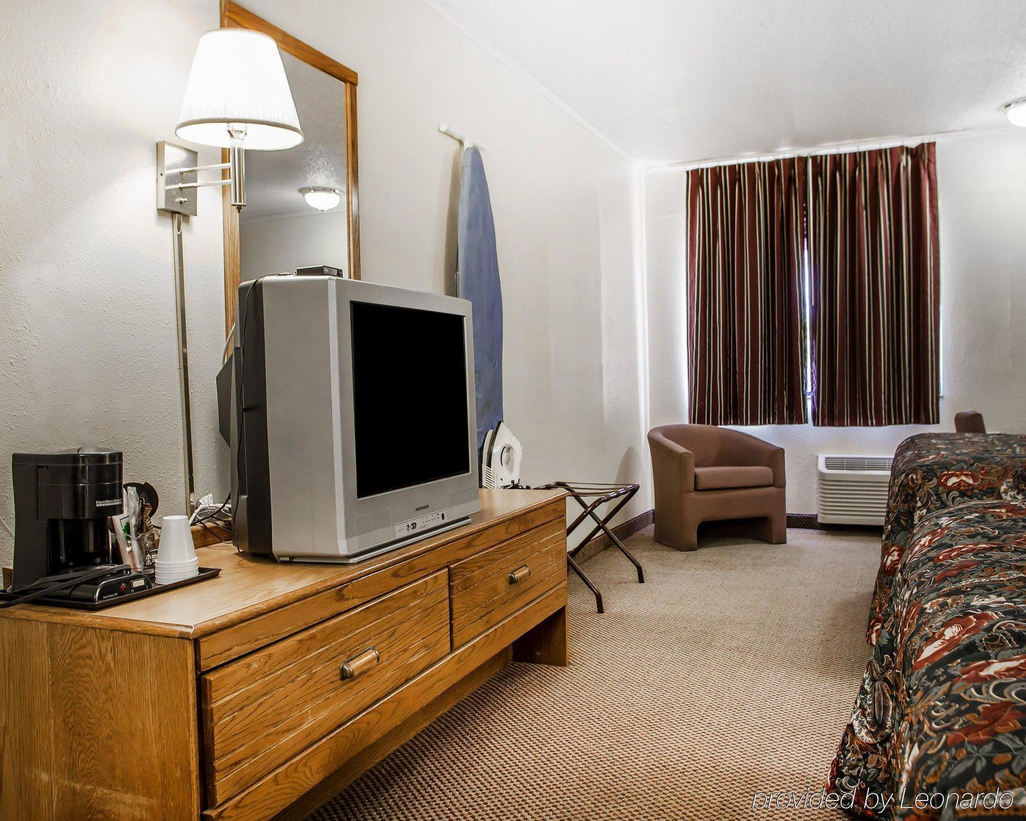 Econo Lodge Inn & Suites Newton Luaran gambar