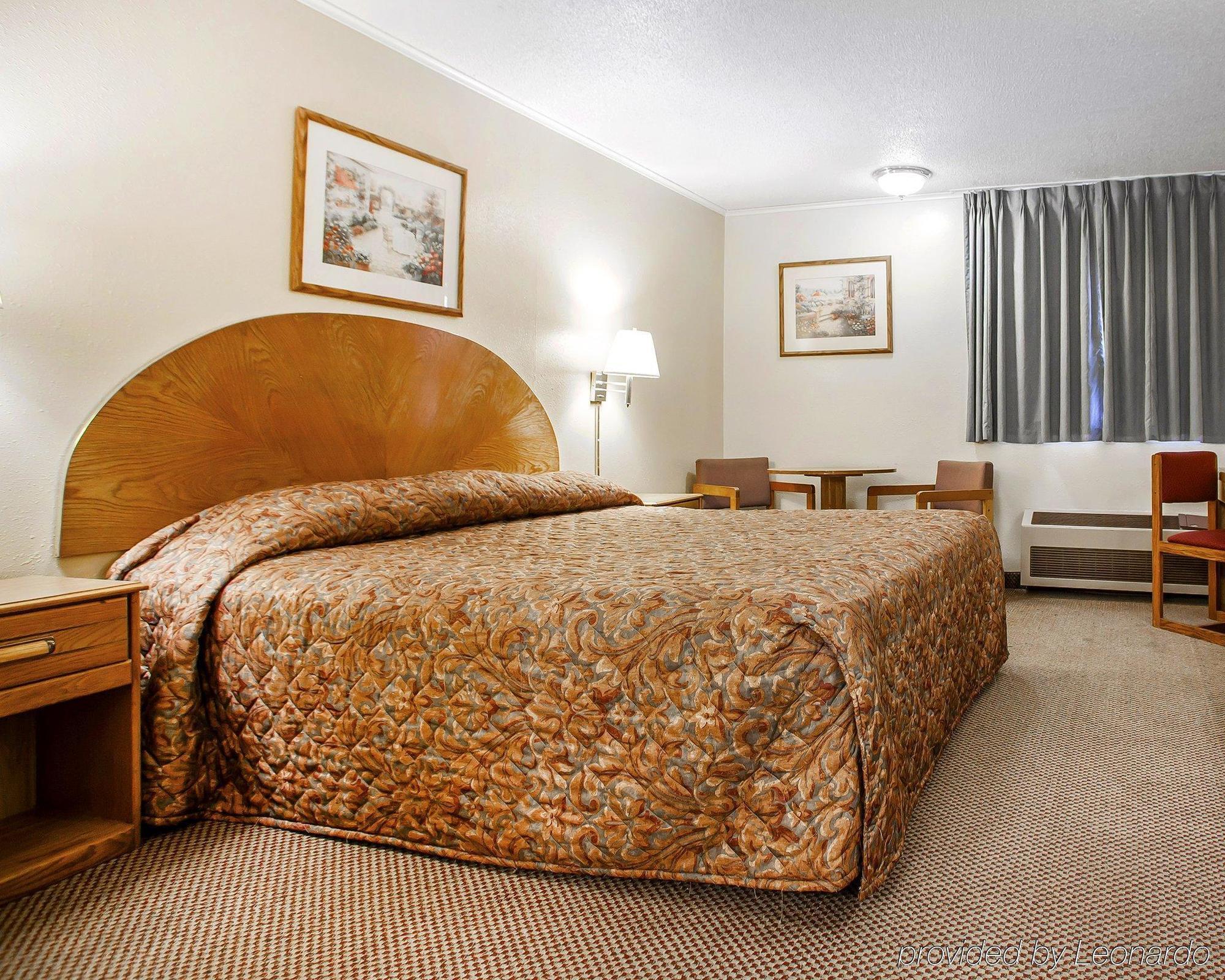 Econo Lodge Inn & Suites Newton Luaran gambar