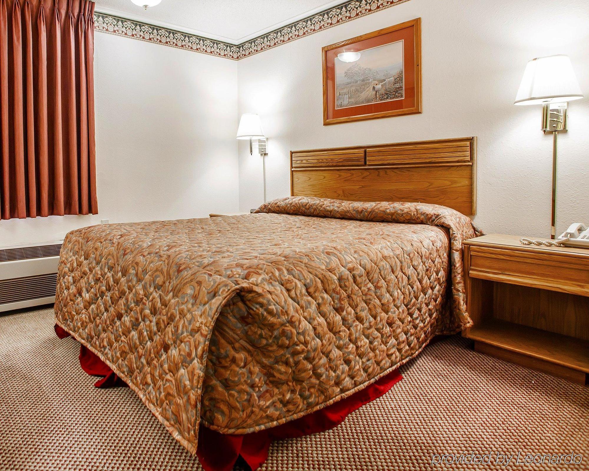 Econo Lodge Inn & Suites Newton Luaran gambar