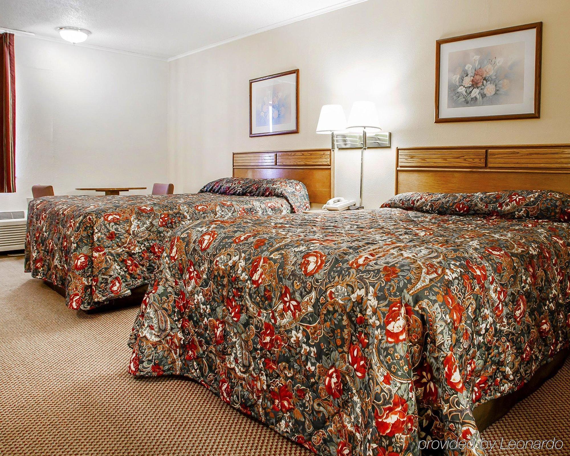 Econo Lodge Inn & Suites Newton Luaran gambar