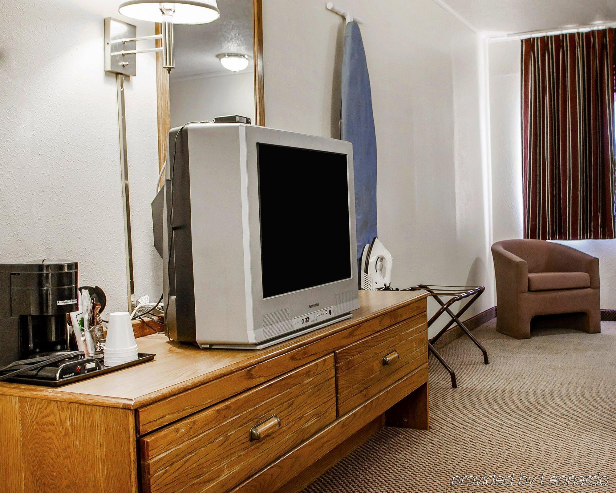 Econo Lodge Inn & Suites Newton Luaran gambar