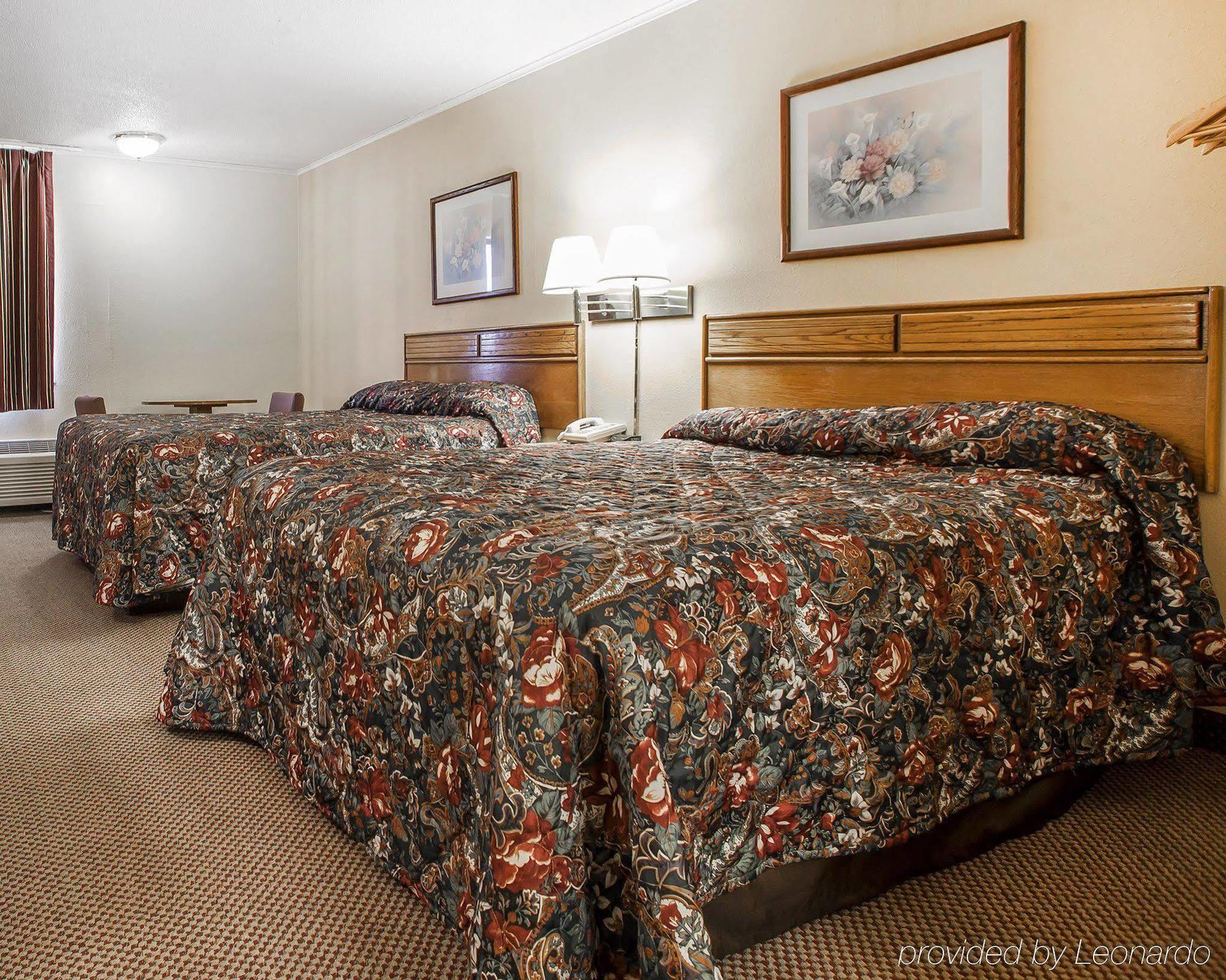 Econo Lodge Inn & Suites Newton Luaran gambar
