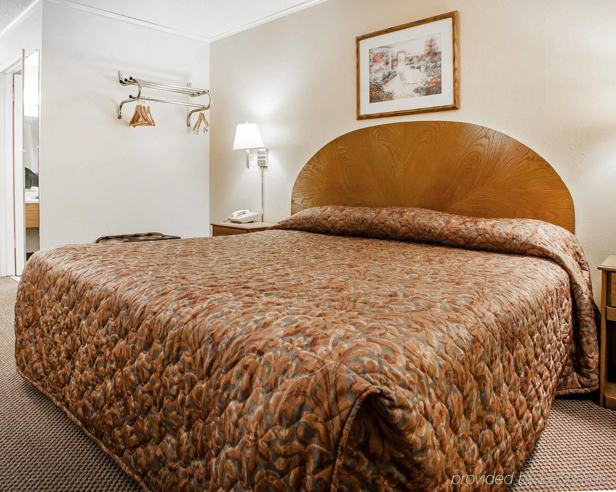 Econo Lodge Inn & Suites Newton Luaran gambar