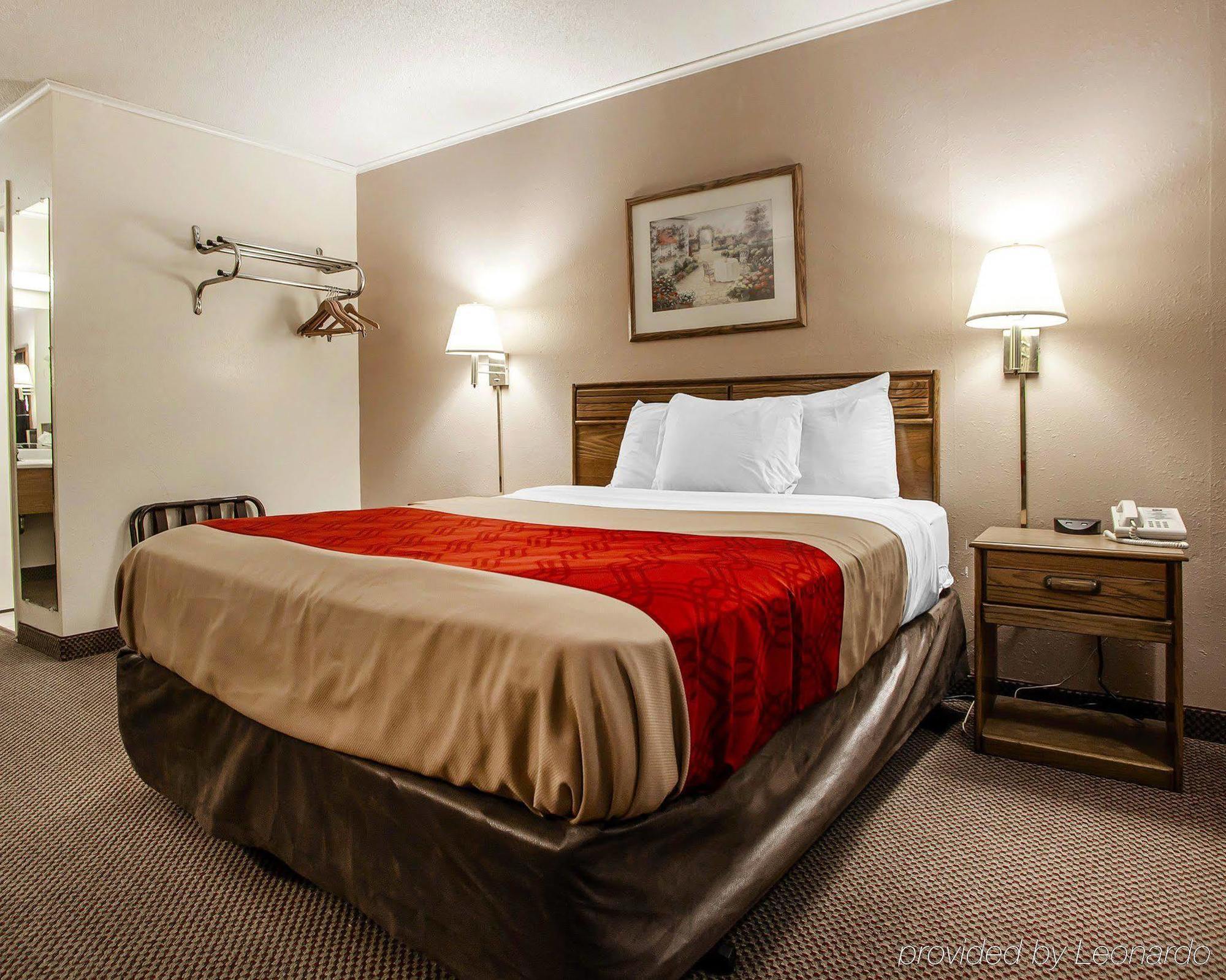 Econo Lodge Inn & Suites Newton Luaran gambar