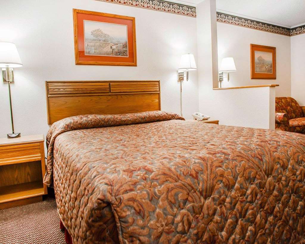 Econo Lodge Inn & Suites Newton Bilik gambar