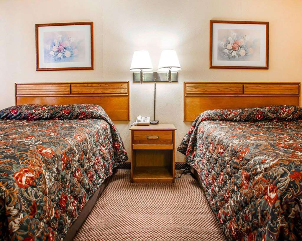 Econo Lodge Inn & Suites Newton Bilik gambar