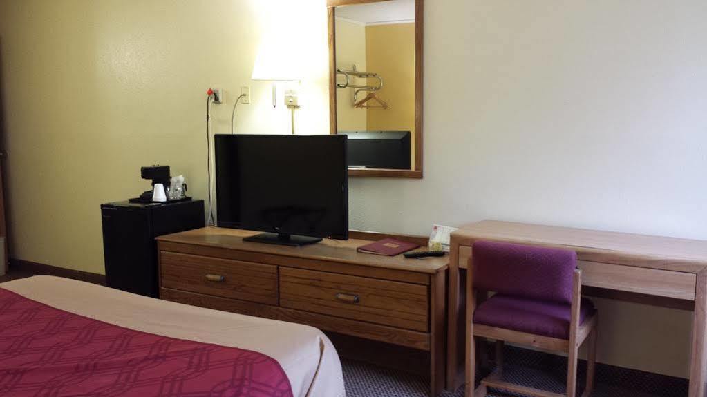Econo Lodge Inn & Suites Newton Luaran gambar